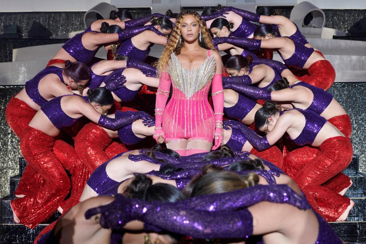 Beyonce returns to stage at Dubai Resort after four years absence  