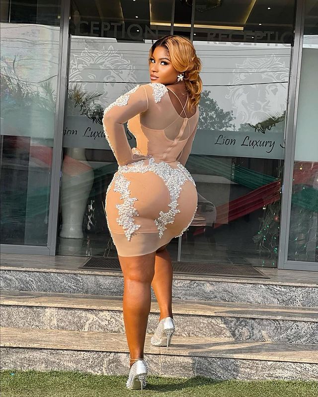 Netizens slam Destiny Etiko over outfit to Nkiru Sylvanus wedding