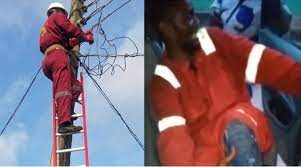 Angry Edo youths attack PHCN official, leave him with broken leg