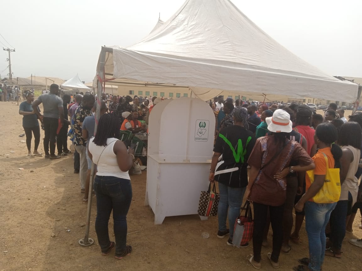 EXPOSED: INEC staff in Abuja deliberately refused to stamp ballot papers [Video+Photos]