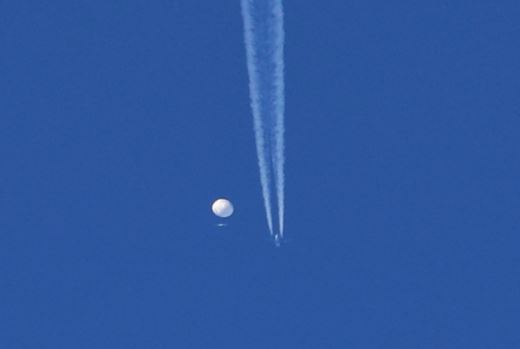 US fighter jets shoot down Chinese Spy Balloon