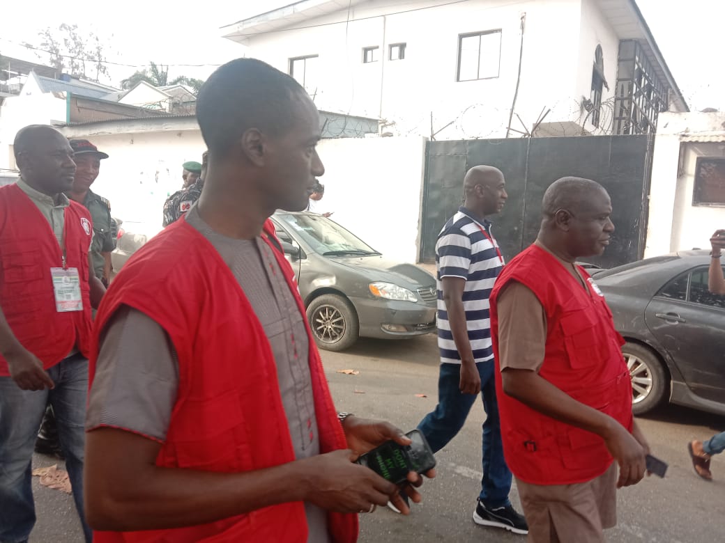 Elections: EFCC storms APC presidential candidate, Tinubu’s polling unit