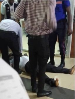 NAIRA NOTES PALAVER: Man slumps, dies inside Delta bank during hours in queue (Video)
