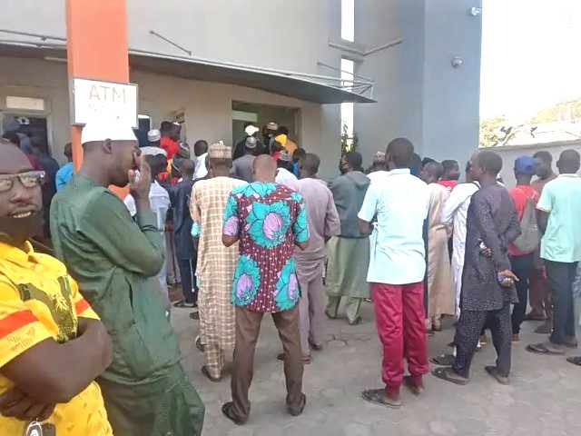 NEW NAIRA NOTES: Kate Henshaw reacts to video of woman naked in bank to close her account 