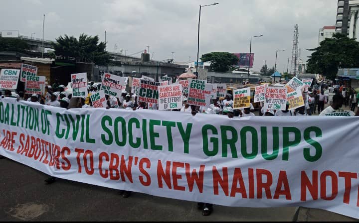 CCSGG leads protest in Lagos over scarcity of new Naira notes (VIDEO)