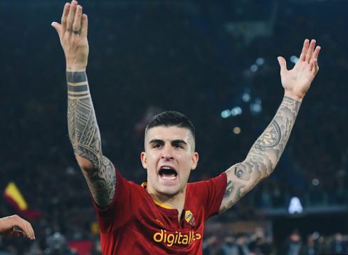 Mancini strike moves Roma into Serie A top four