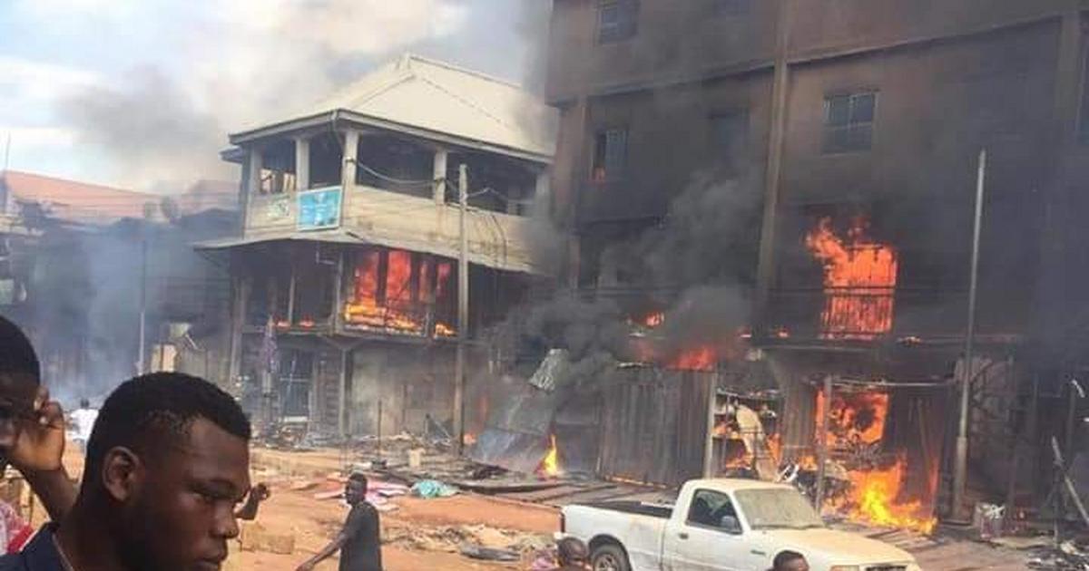 BREAKING: Fire outbreak razes Onitsha main market