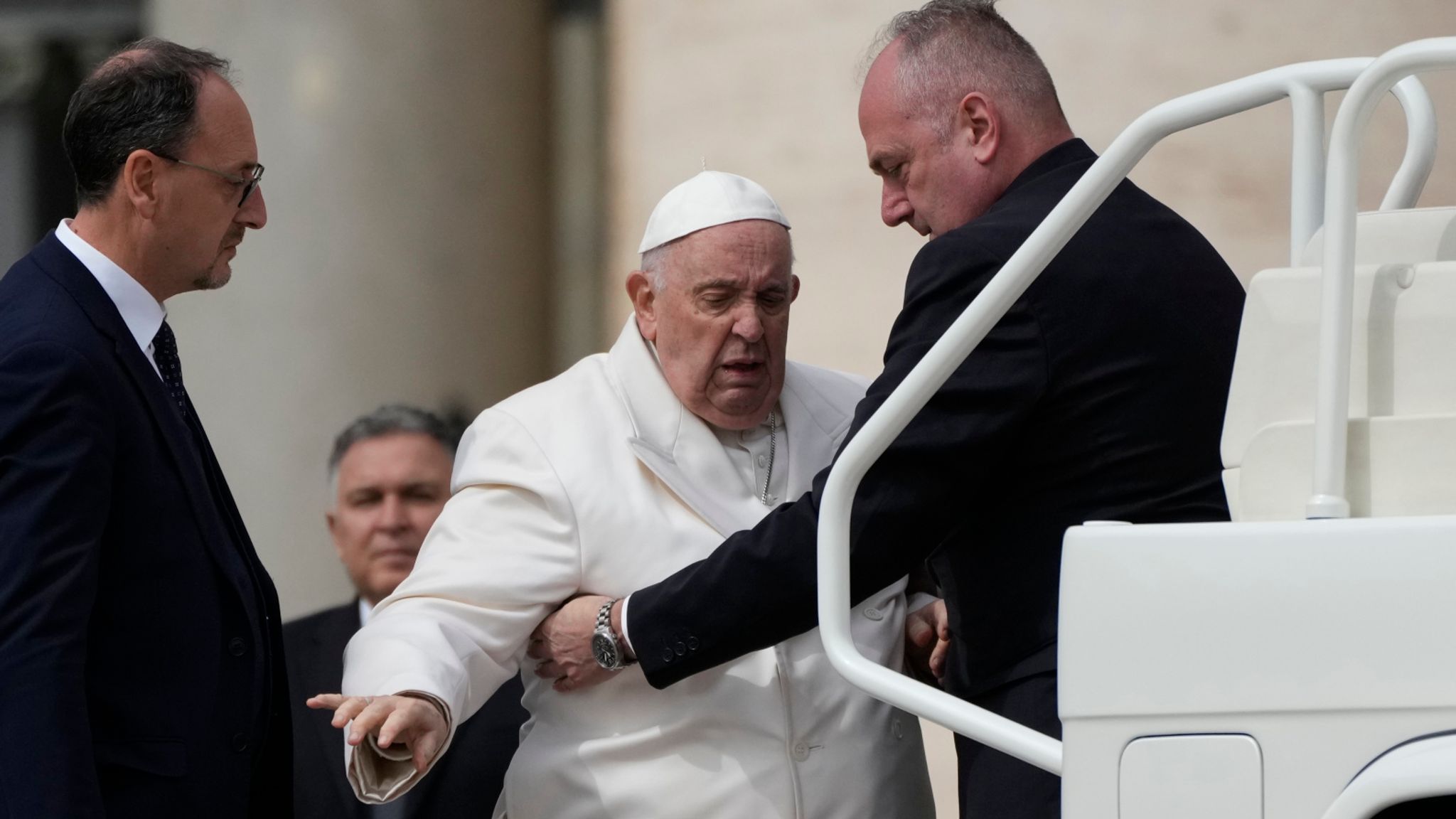 Pope Francis leaves hospital after three nights stay over bronchitis infections