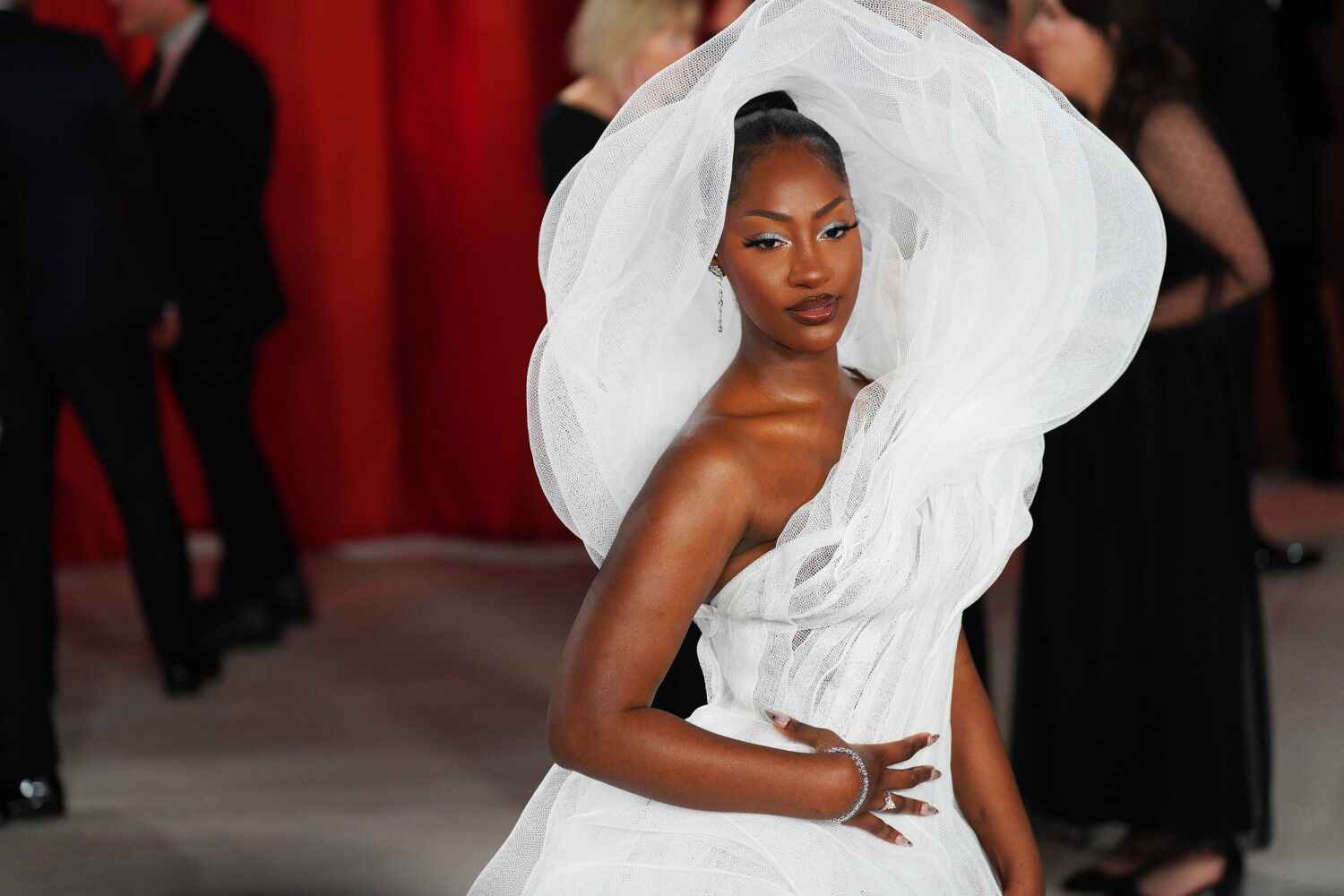 "Why I wore 'rude' outfit blocking people's view at Oscars" -Tems