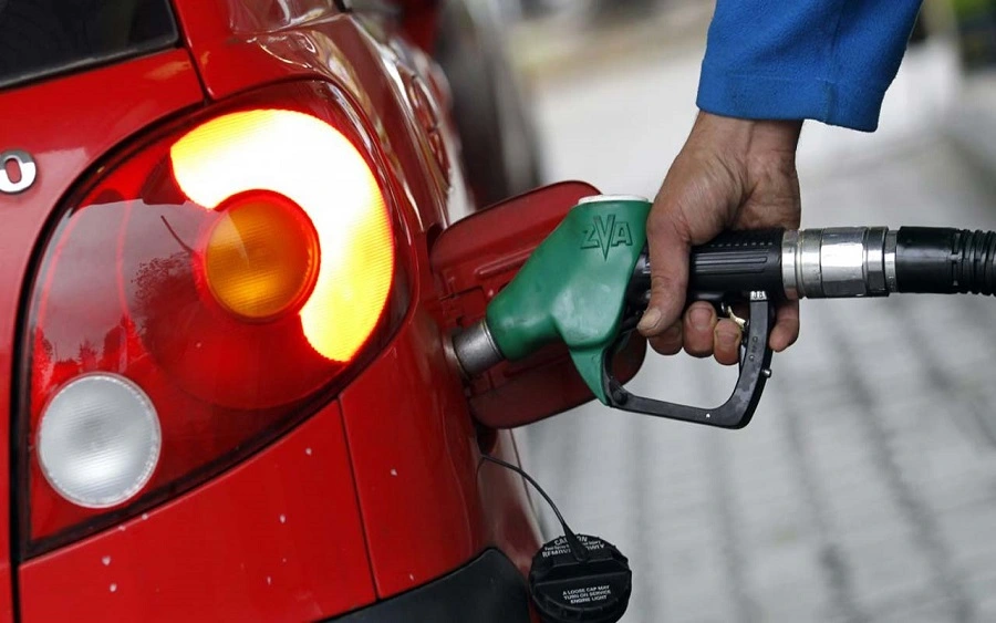 Fuel subsidy removal: Nigerians divided as FG seeks to spend $800m loan on palliative