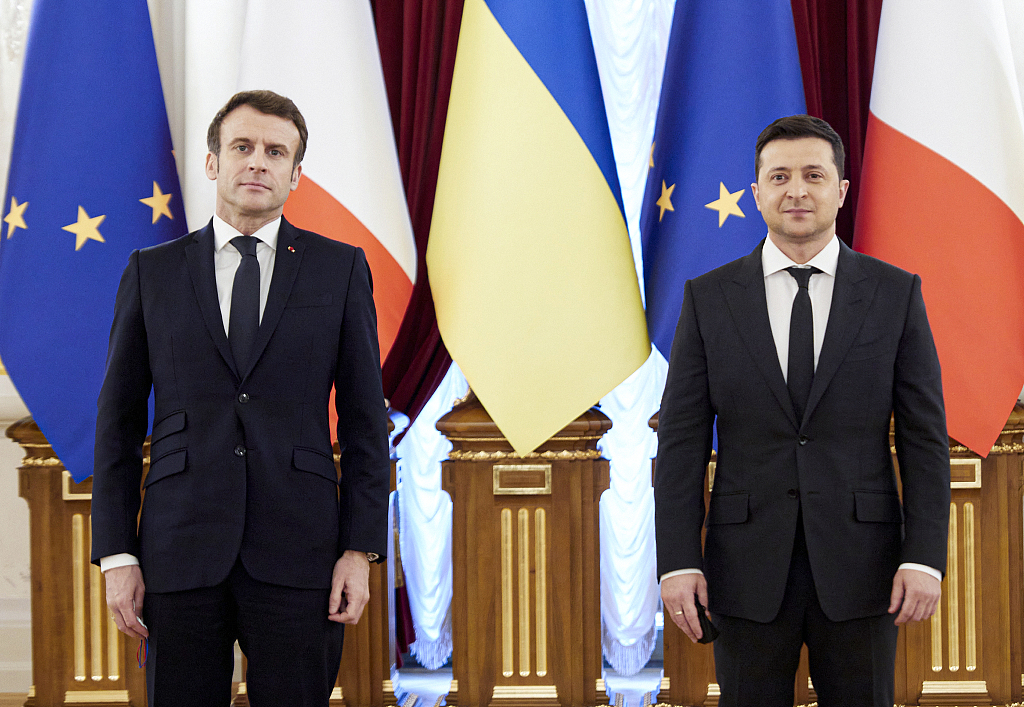 France ready to train Ukrainian fighter jet pilots – Macron