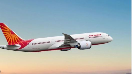 Airline fines Pilot $36,496 for inviting friend into cockpit