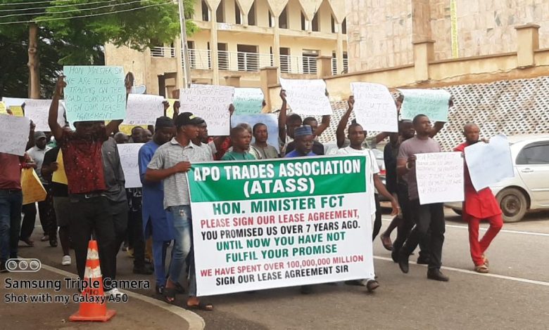 Protest: Apo traders block FCT Minister’s gate