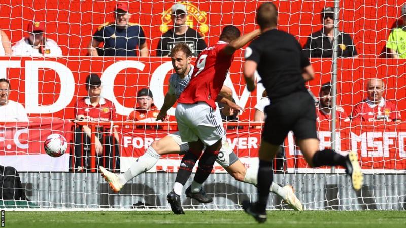 Man Utd beat Wolves to strengthen top-four spot