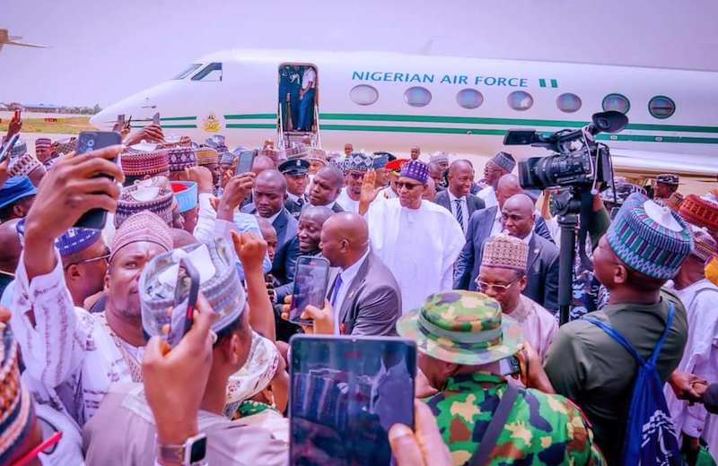 Mammoth crowd receive Buhari in Daura