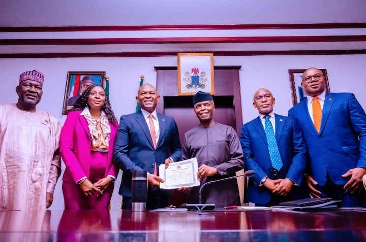 FG presents Certificate of Discharge to Transcorp Power Ltd.
