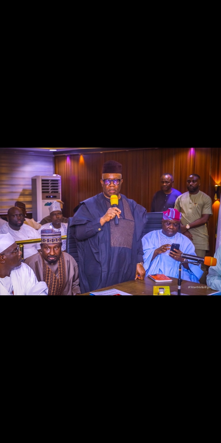 Akpabio, Barau, others storm APC National Secretariat to show appreciation over endorsement