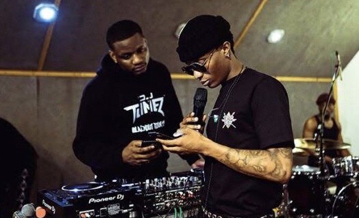 Wizkid’s official DJ, Tunez’s laptop stolen in the US
