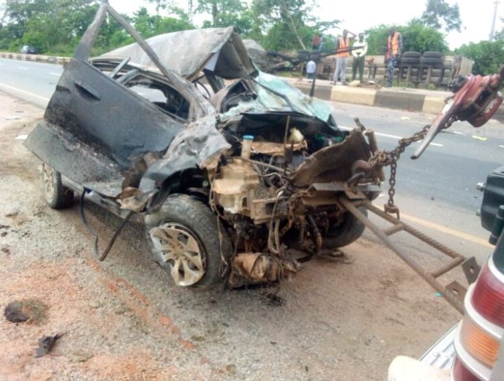 3 dead , 2 injured in Abeokuta-Sagamu road accident