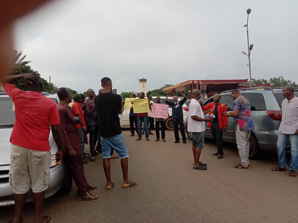 Protest: Commuters block Enugu-Nsukka road over incessant kidnappings