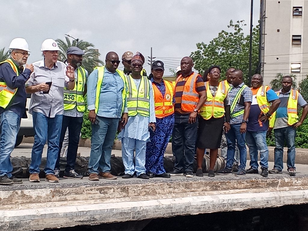 FG reviews Eko/Apongbon Bridges re-opening, issues eviction notice