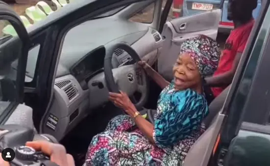 Actress Iya Gbonkan, receives N5million, car gift from fans