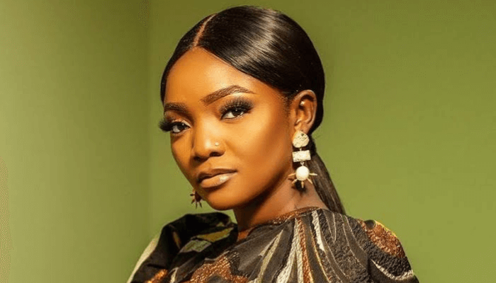 Singer Simi narrates ordeal in the hands of passport officials