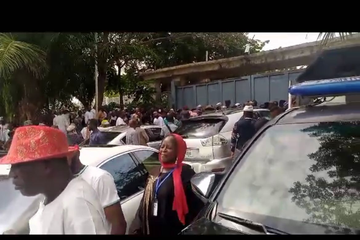 VIDEO: Accredited journalists, visitors barred from entering NASS