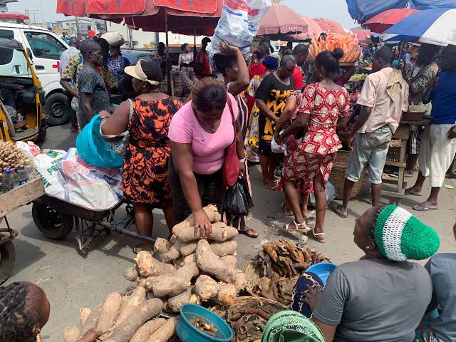 Analysis: Amidst fuel hardship, food prices continue to soar in Nigeria