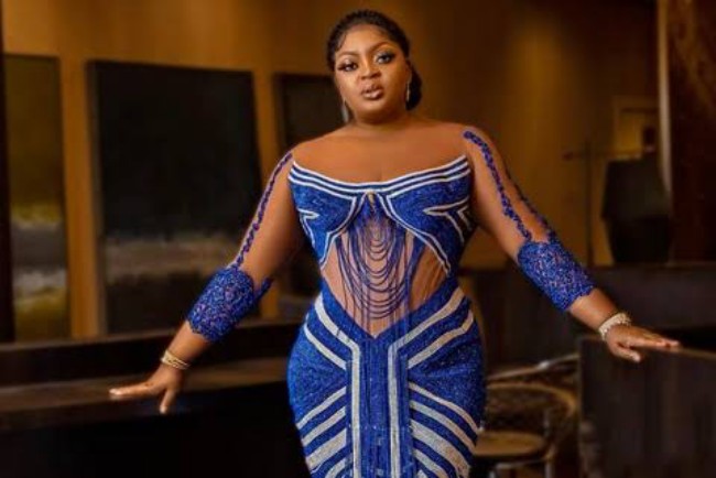 Nollywood actress, Eniola Badmus finally opens up on relationship status