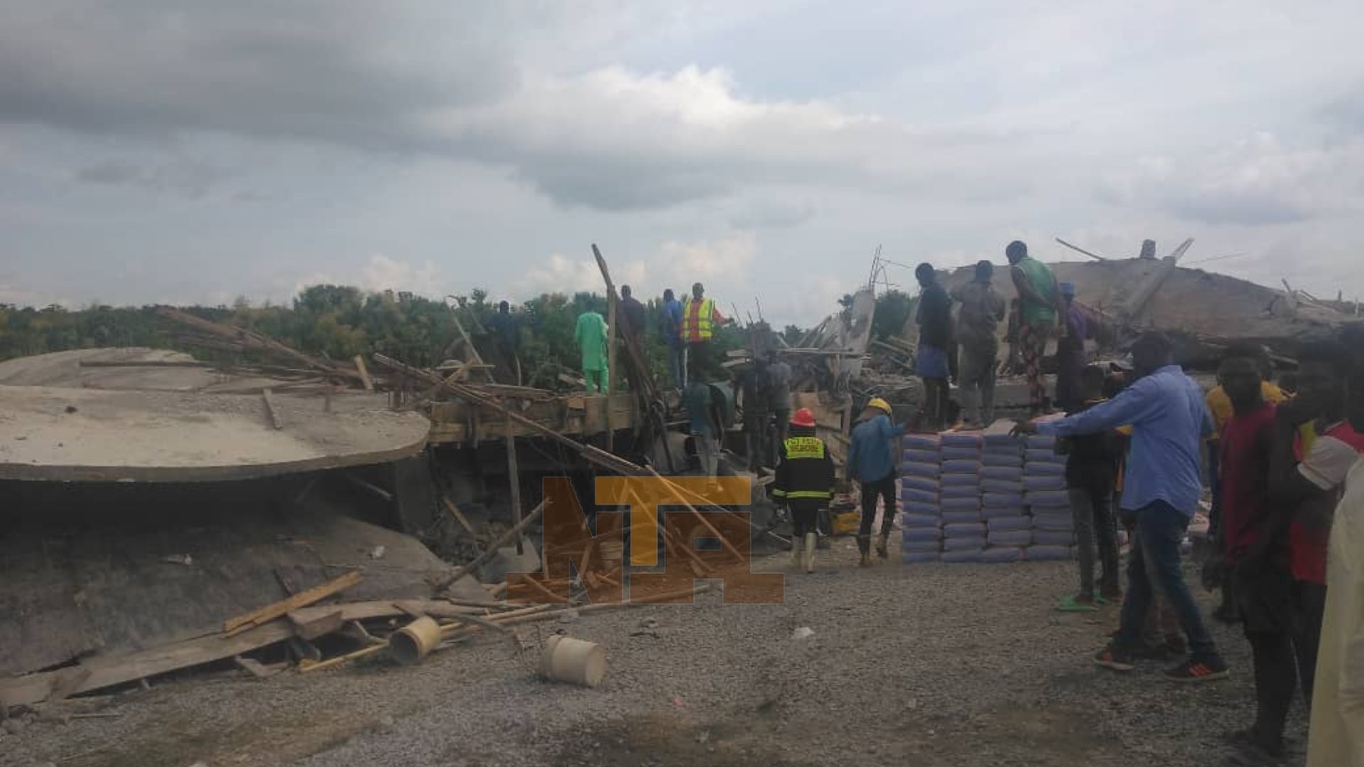 [Photo] Just in: 4-storey building collapses on occupant in Abuja