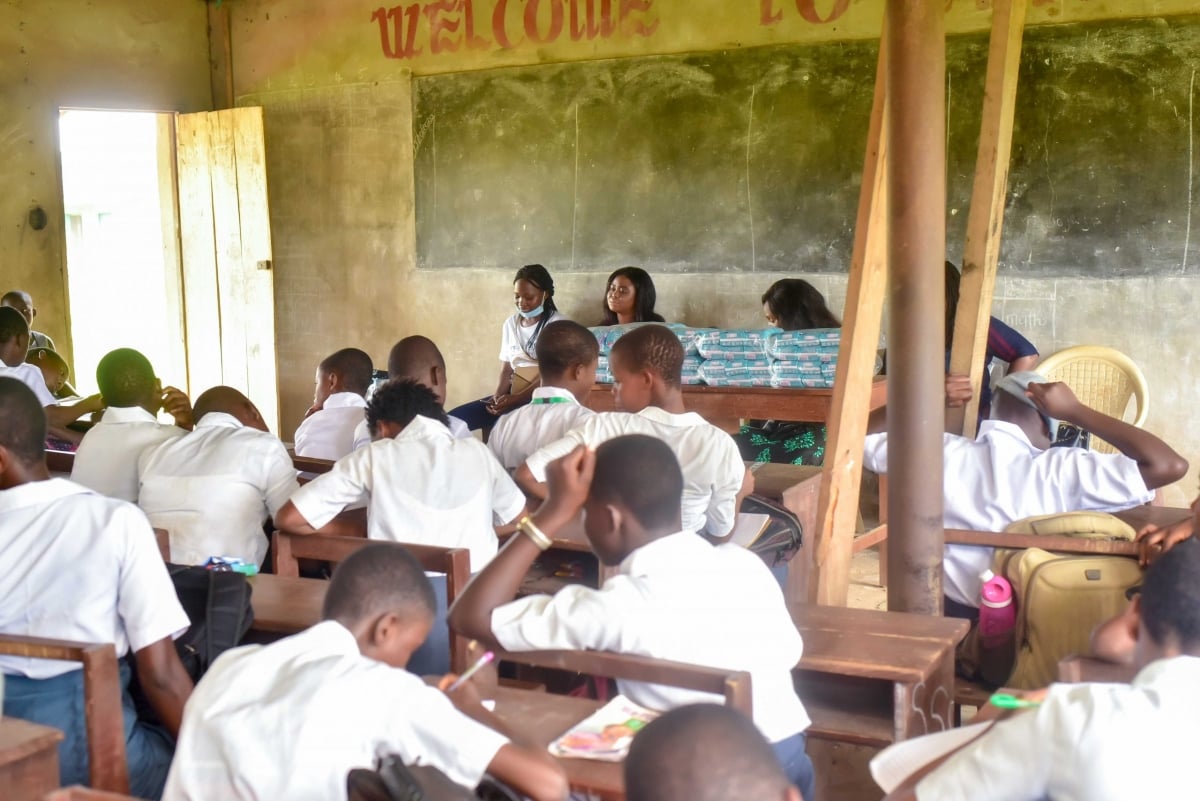 Police arrest ten secondary school students for beating teacher up in Ogun state