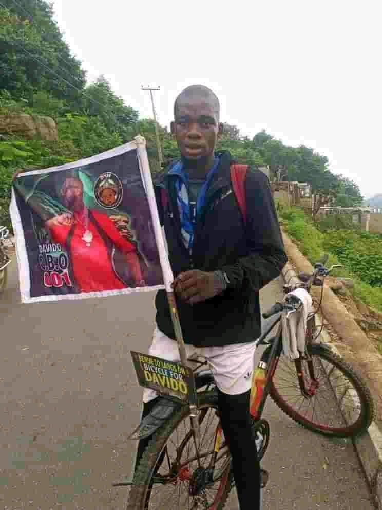 ‘I’m not home’ – Davido tells cyclist who rode eight hours from Benue to see him