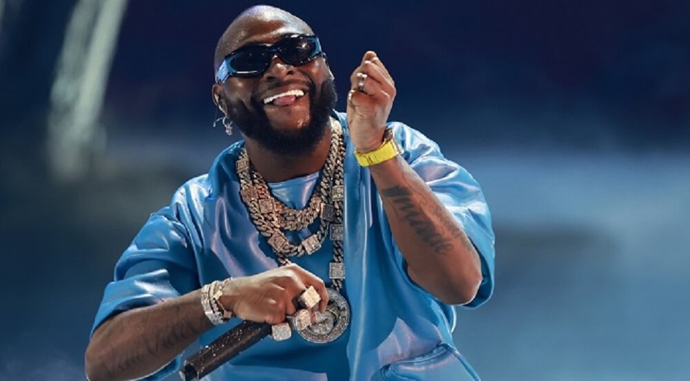 Davido picks better player between Cristiano Ronaldo, Lionel Messi