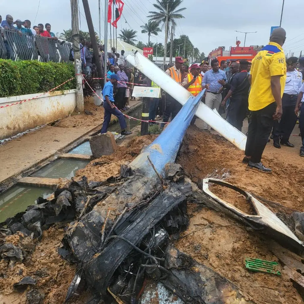 Four persons rescued as helicopter crashes in Lagos