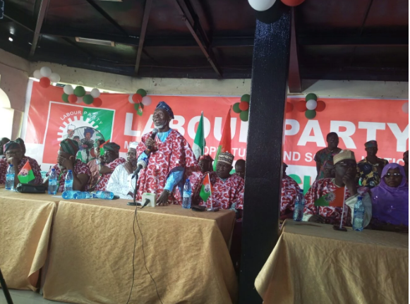 Lamidi Apapa inaugurates new LP exco in Lagos, says no going back