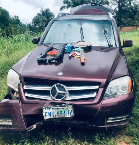 Police bust criminal gang, recover 2 pump action guns, SUV