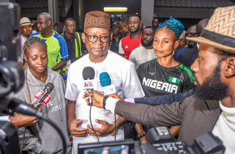 Sports Minister welcomes Nigerian contingent from Budapest
