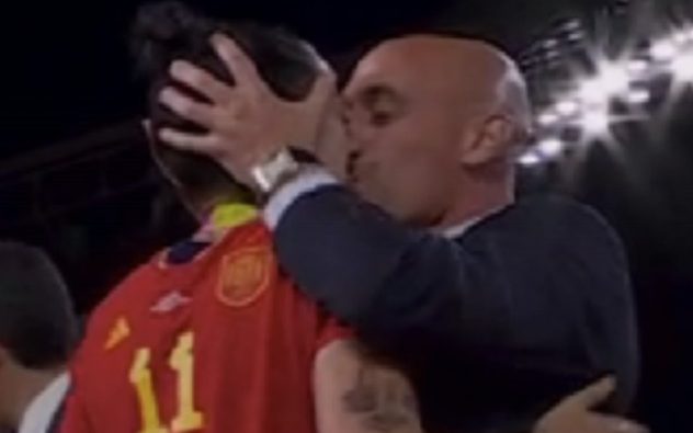 W/World Cup: Spanish FA chief slammed over final kiss