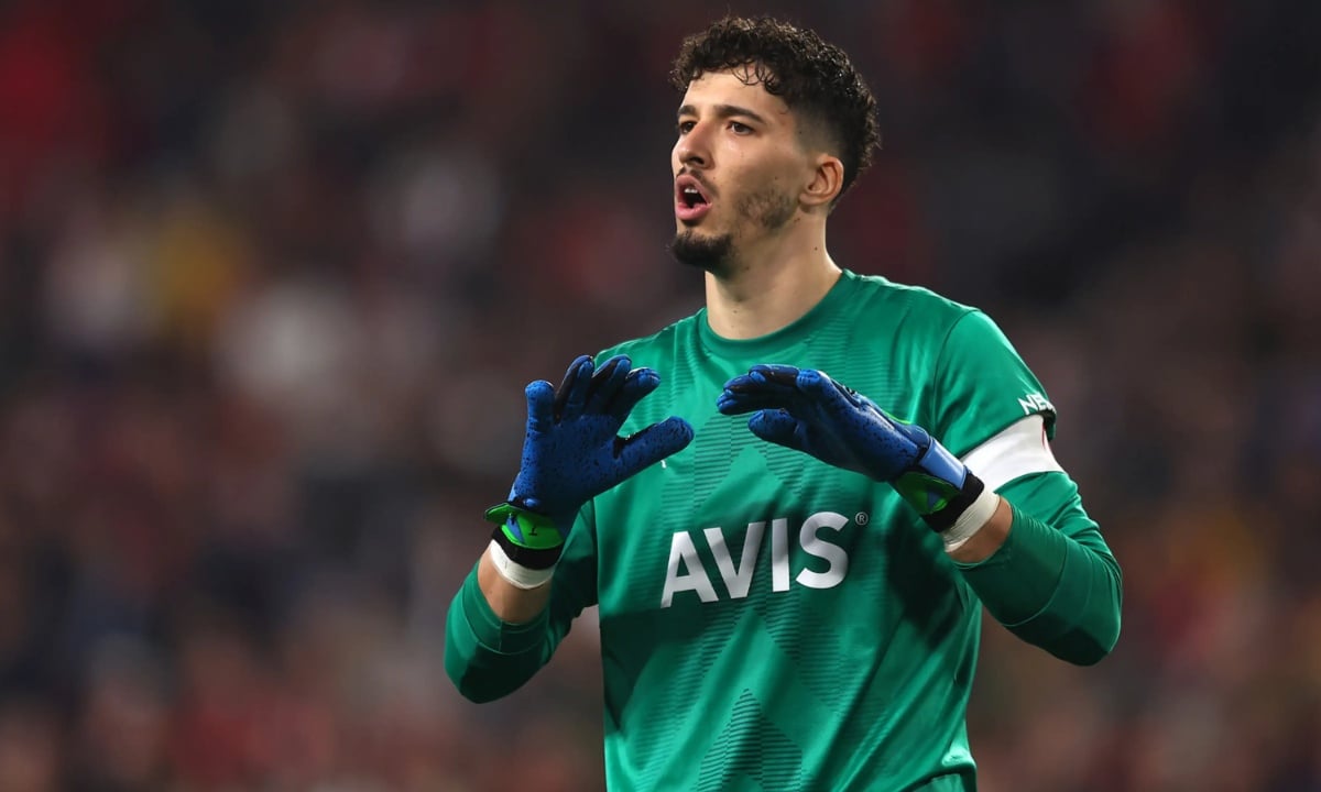 EPL:  Fenerbahce goalkeeper, Altay Bayindir joins Manchester United