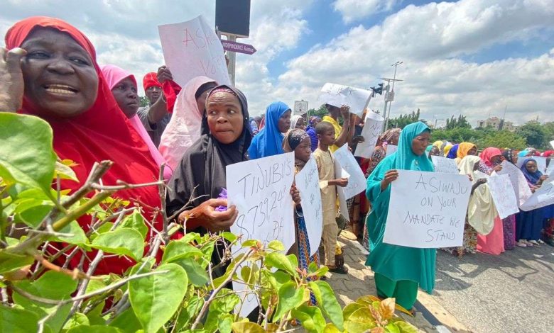 BREAKING: Despite heavy  security, protesters storm presidential election tribunal