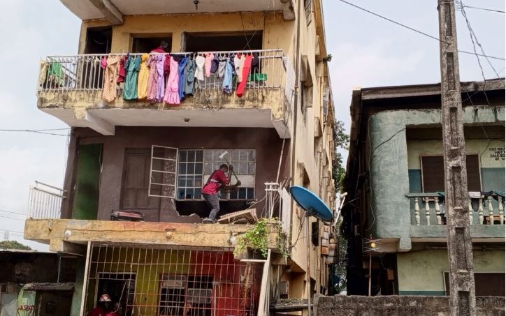 LASBCA begins demolition of distressed Lagos Island, Mushin buildings