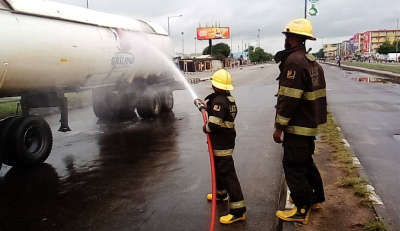 Disaster averted as gas truck collides with barricade in Lagos