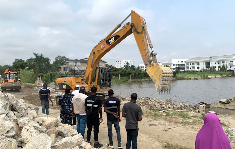 Lagos Govt demolishes illegal structure in Banana Island