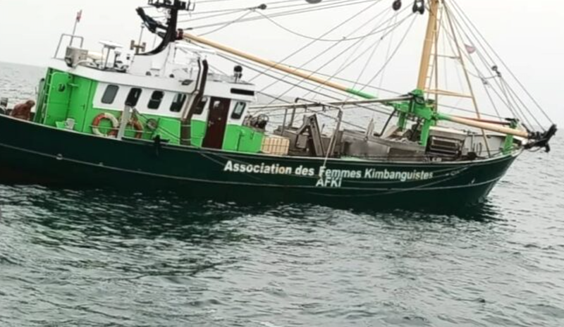 Crude Oil Theft: Navy nabs oil vessel with 17 crew