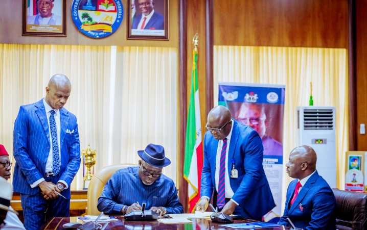 BREAKING: Oborevwori signs Delta 2024 budget into law