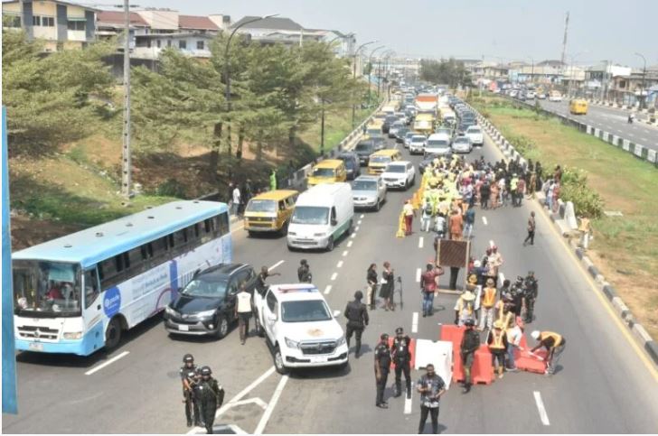 BREAKING: FG partially shuts Third Mainland Bridge