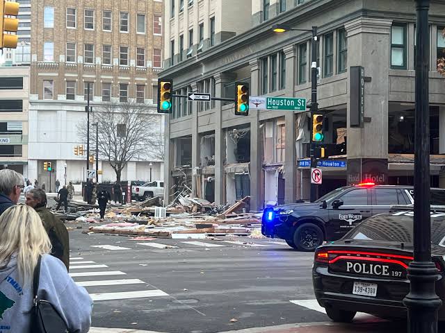 Video: 21 injured as gas explosion hits Forth Worth hotel in Texas