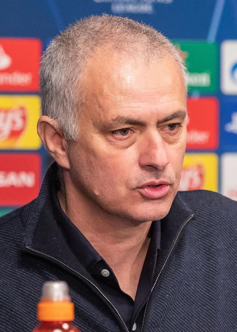 Roma sack coach Mourinho