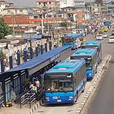 Transport fare cut: Lagos records long BRT queues